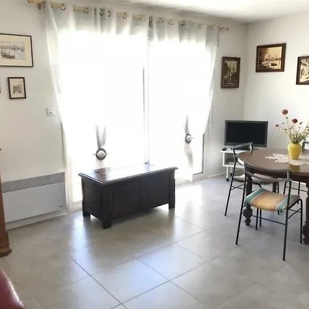 Appartement T3 Calme Avec Balcon A 900M De La Mer Et Commerces A 500M - Fr-1-331-59 *